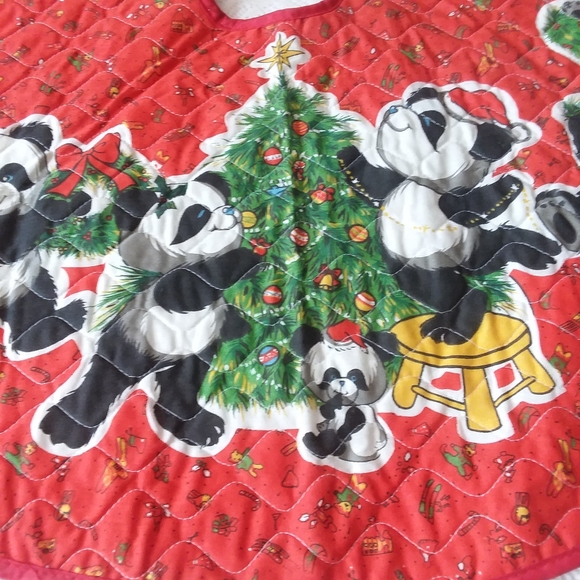 Vintage Xmas Tree Skirt Pandas in Santa Hats - Picture 3 of 8